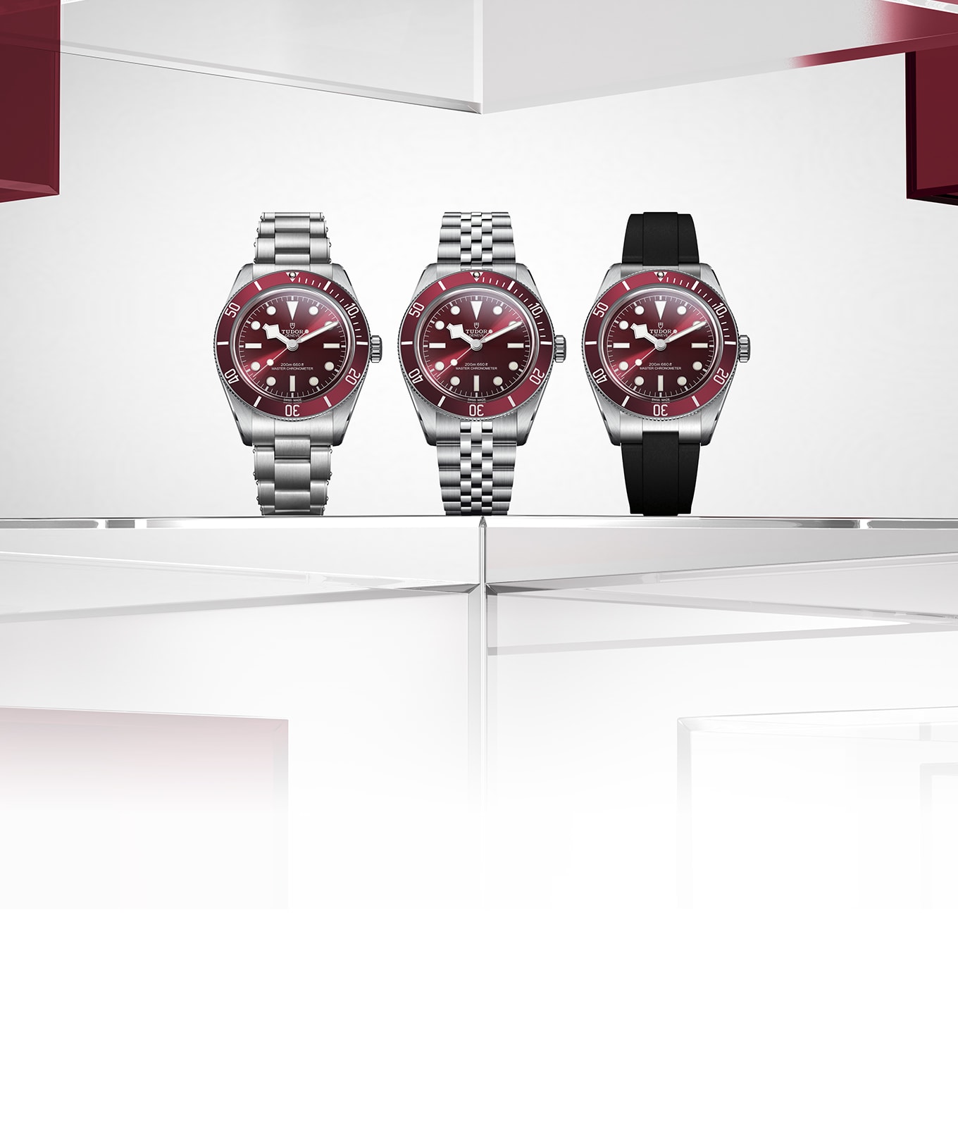 碧湾1958型搭配酒红色表盘及外圈