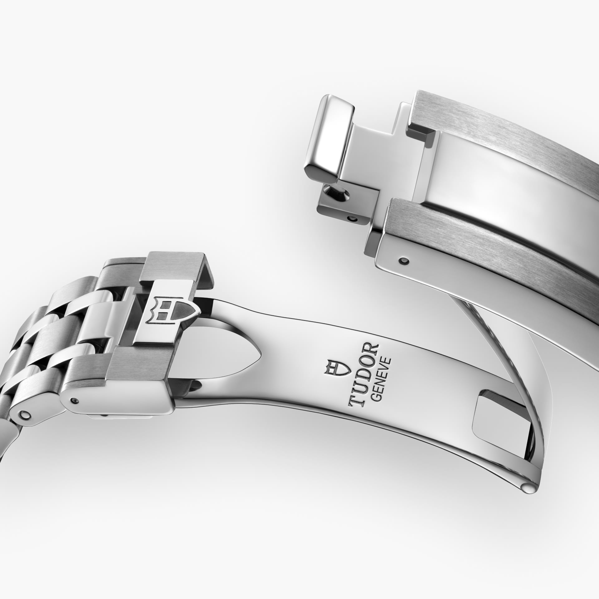 The five-link bracelet