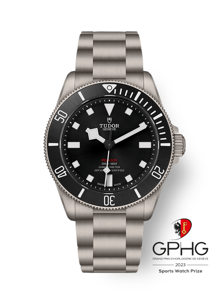 Pelagos 39 Unidirectional rotating bezel Titanium bracelet Black rubber strap