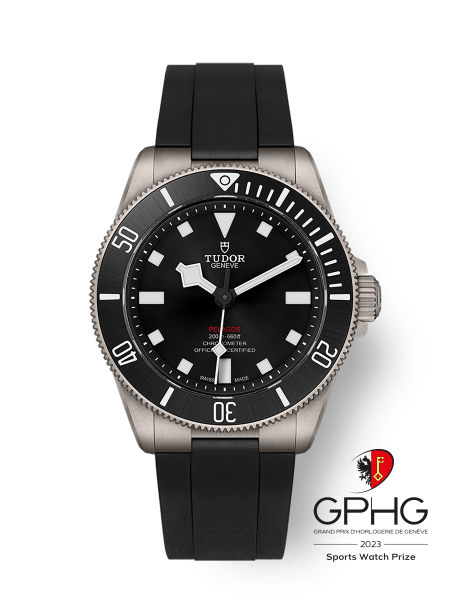 Pelagos 39 Unidirectional rotating bezel Titanium bracelet Black rubber strap